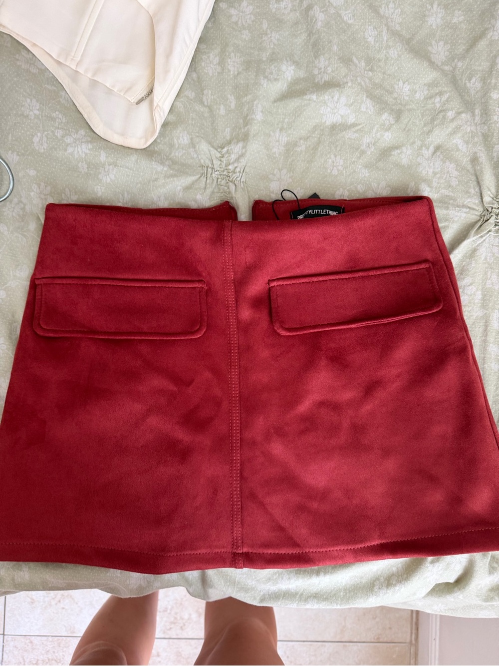 PrettyLittleThing Red Mini Skirt with Flap Pockets - Picture 2 of 3